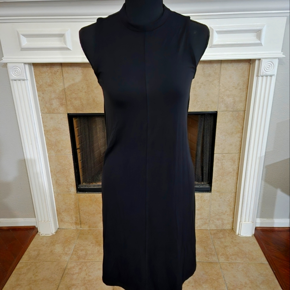 Sleeveless black dress